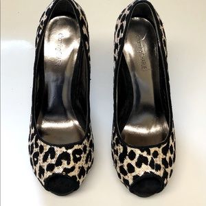 Charming Charlie leopard print pumps